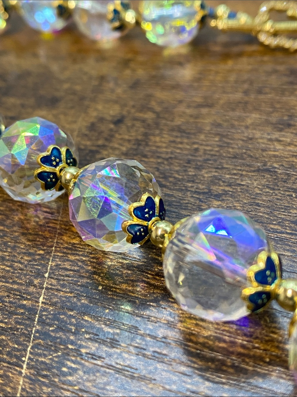 Aurora Elegance – 24” Aprilsplace Faceted Glass Statement Necklace - Picture 6 of 7